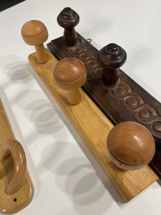 Percheros de madera (3 unidades)