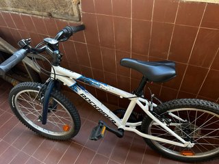 Bicicleta Rockrider Blanca y Azul