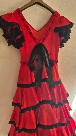 Traje de Flamenca Rojo y Negro