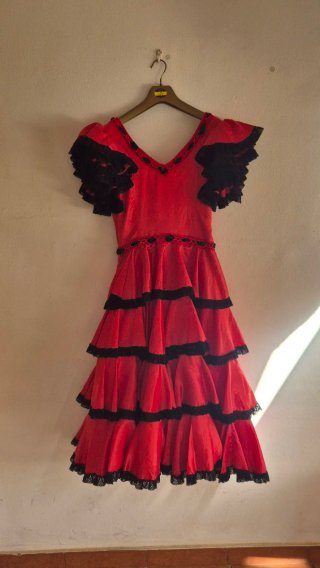 Traje de Flamenca Rojo y Negro
