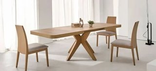 MESA DE COMEDOR EXTENSIBLE.