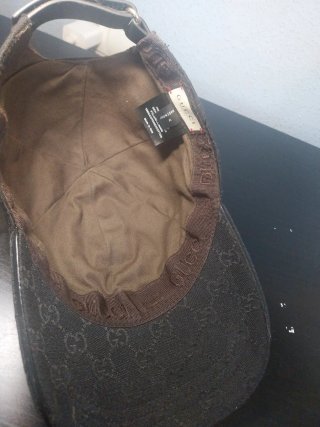 Gorra Gucci Negra con Tiras