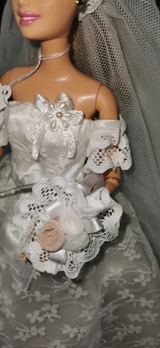 Abito da sposa fatto a mano per bambola Barbie