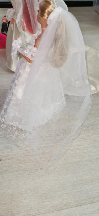 Abito da sposa fatto a mano per bambola Barbie