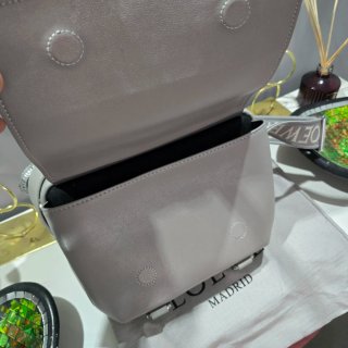 Bolso Loewe Gris