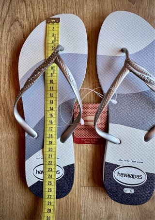 Chanclas Havaianas Talla 43/44 Gris y Blanco
