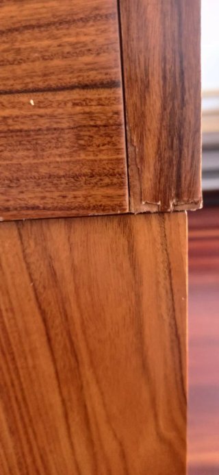 Mesa de comedor de madera