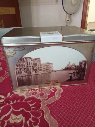 Scatola latta vintage Vicenzi Venezia anni 70