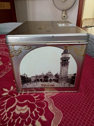 Scatola latta vintage Vicenzi Venezia anni 70
