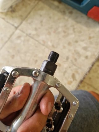 Pedales de bicicleta de metal