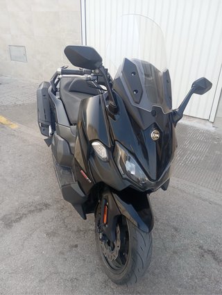 Maxi Scooter Negra