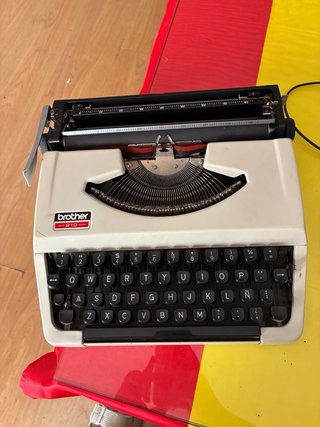 Máquina de escribir Brother 210