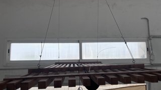 Lámparas de mimbre y madera