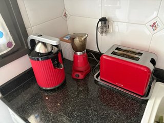 Microondas Sogo Rojo Exprimidor  Tostador  Cafeter