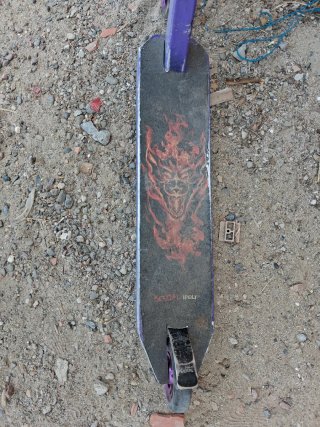 Patineta Morada Ruedas Negras bestial Wolf b12
