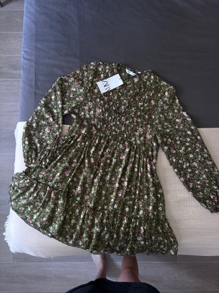 Vestido Zara floral verde y rosa