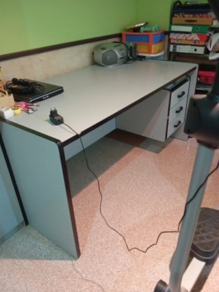 Escritorio o mesa de despacho grande