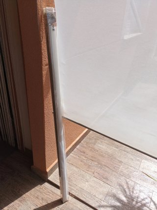 Cortina enrollable o estor beige/blanco