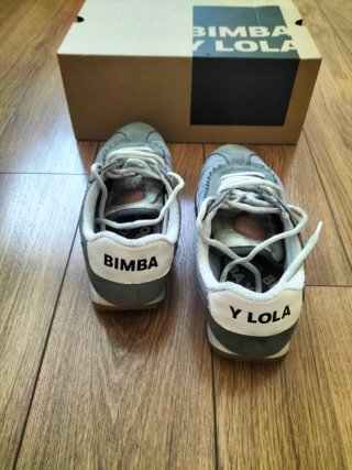 Zapatillas Bimba y Lola Talla 39 Gris