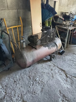 Compresor 200l averiado