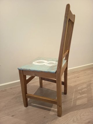 Silla de madera diseño único