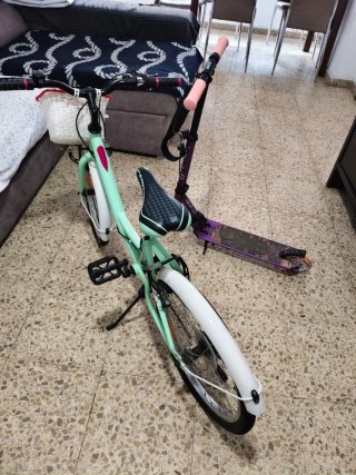 Bicicleta y patinete infantil