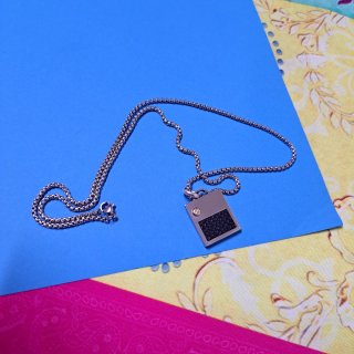 Cadena y colgante de acero