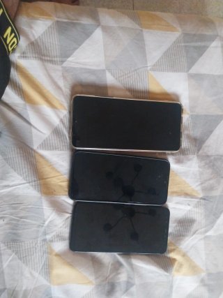 3 Móviles Negros