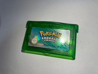Pokemon Emerald Version Nintendo Game Boy Advance