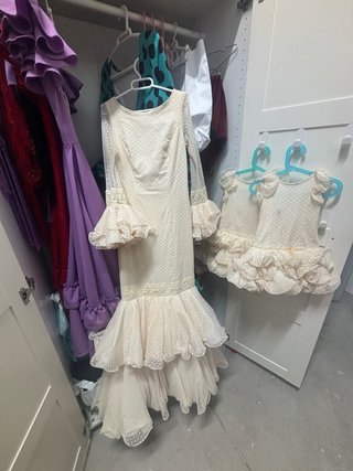 Traje de flamenca beige con volantes