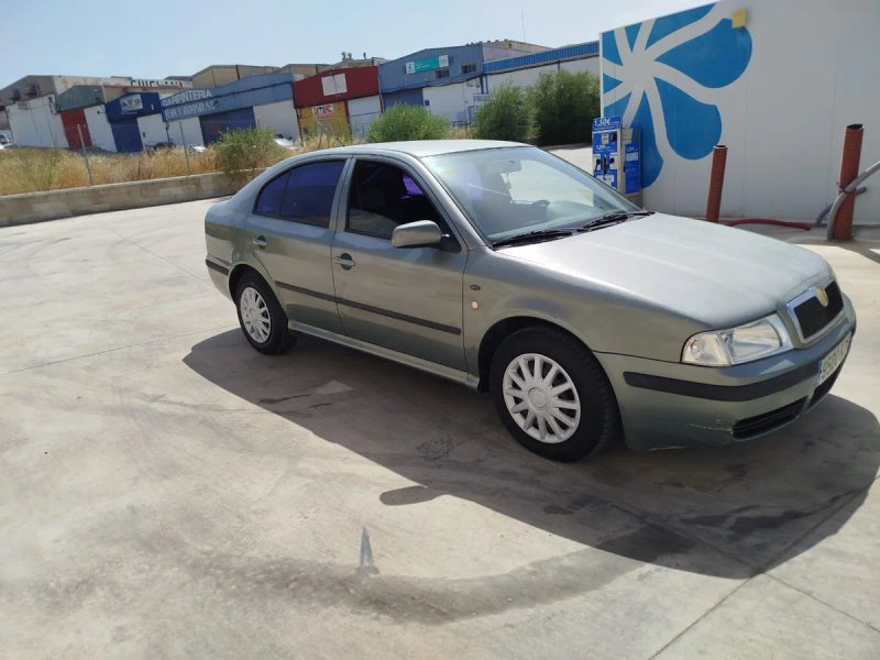 Skoda Octavia 2003 - foto 1