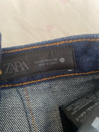 Pantalón vaquero oscuro