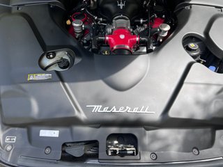 Maserati GranTurismo S 4,7 V8  shift F1