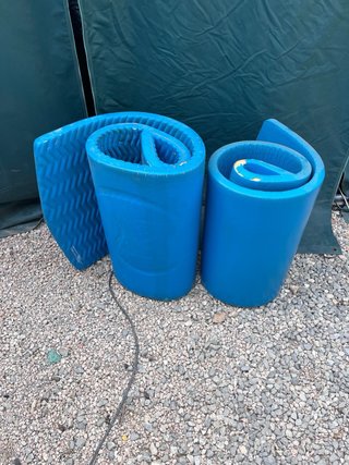 Colchoneta flotador piscina azul Sunray