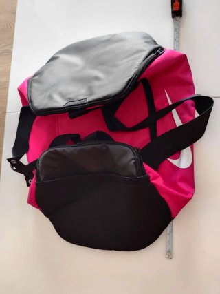 Bolso deportivo Nike rosa y negro