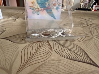 Pulsera diseño infinito con cristales brillantes