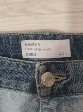 Bermuda vaquera patchwork Bershka Talla M