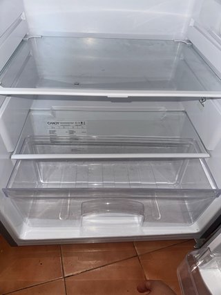 Nevera Candy pequeña con congelador
