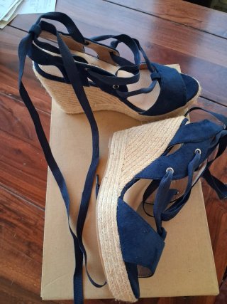 Sandalias cuña Vanessa Wu azul T41