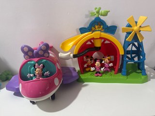 Conjunto Minnie Mouse Avión y Granja