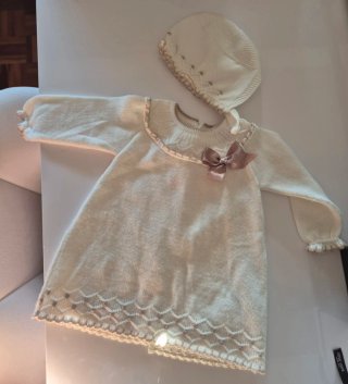 Vestido y gorro lana bebé 9 meses
