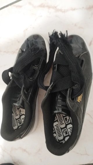 Puma Basket Heart Patent nere