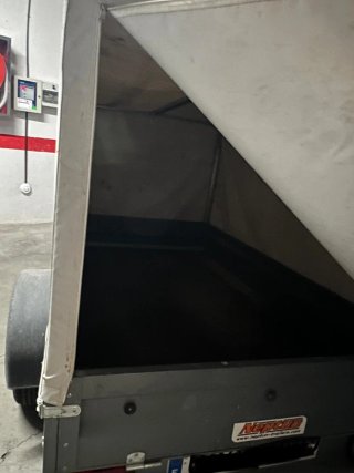 Remolque de coche con lona