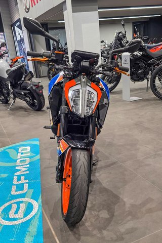 KTM Duke 125 2020 Negra/Naranja