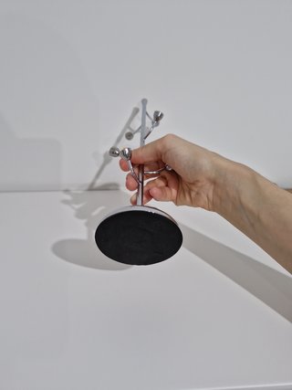 Perchero de metal para anillos