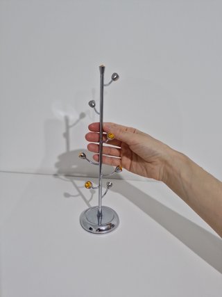 Perchero de metal para anillos