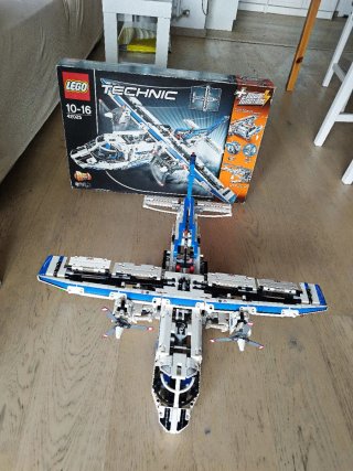 LEGO Technic 42025 Aereo Cargo Usato Completo