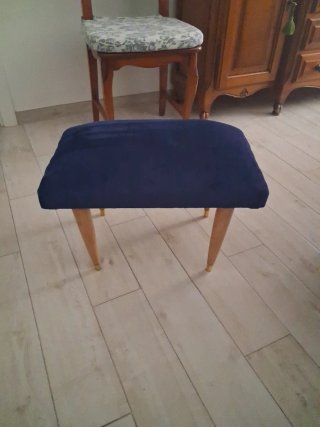 Banqueta descalzadora azul y madera