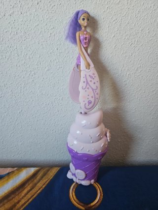 Muñeca Sky Dancers Helado Morado