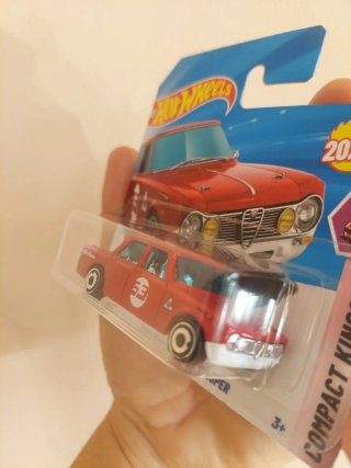 Hot Wheels Alfa Romeo Giulia Ti Super Rossa